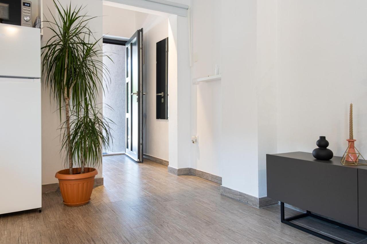 Studio Apartment Les - 4 Min Walk From Amphiteatre Pula Exterior photo